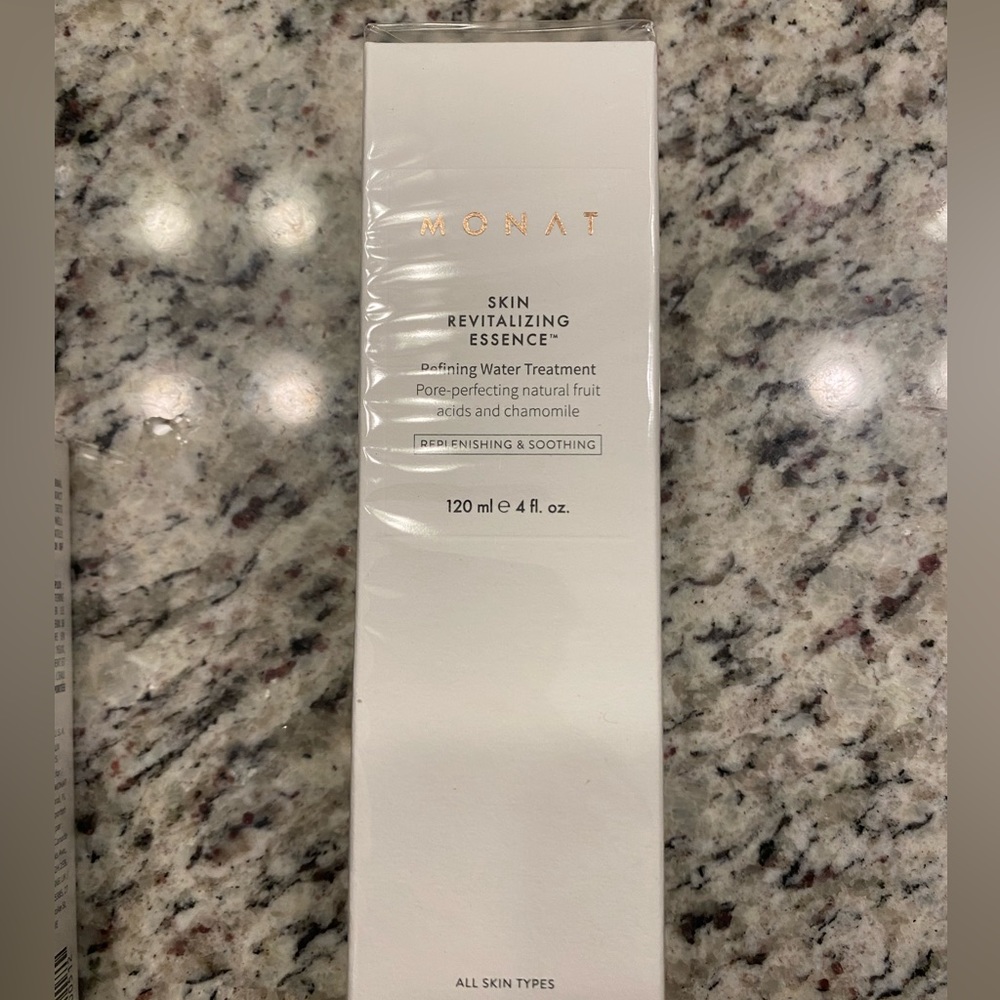 Monet Skin Revitalizing Essence